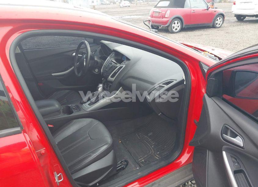Photo 5 of 2014 Ford Focus SE (VIN 1FADP3F21EL248437)