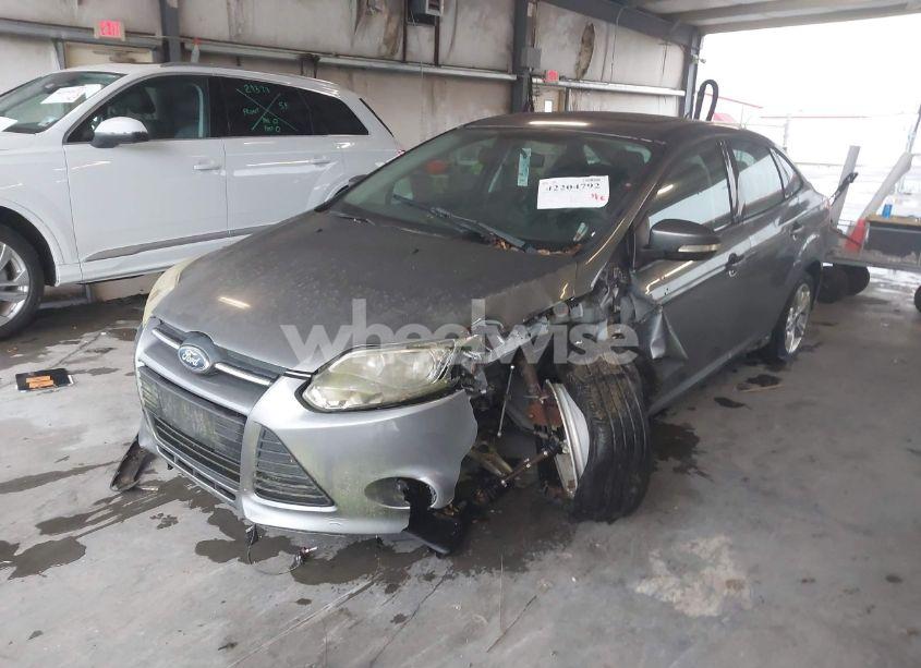 Photo 2 of 2014 Ford Focus SE (VIN 1FADP3F21EL249281)