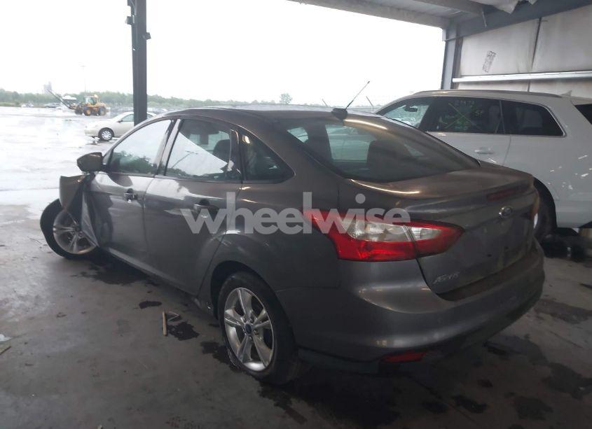 Photo 3 of 2014 Ford Focus SE (VIN 1FADP3F21EL249281)