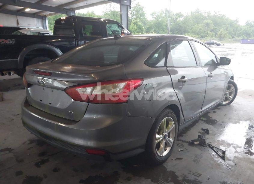 Photo 4 of 2014 Ford Focus SE (VIN 1FADP3F21EL249281)