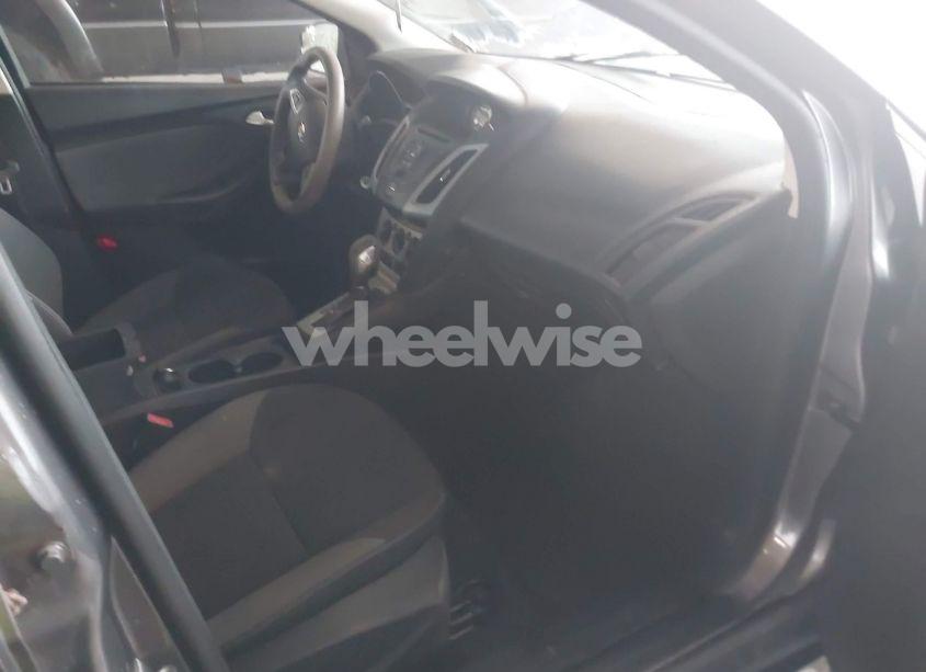 Photo 5 of 2014 Ford Focus SE (VIN 1FADP3F21EL249281)