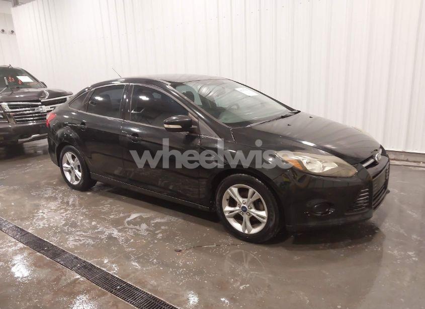 2014 Ford Focus SE (VIN 1FADP3F21EL254402) main photo