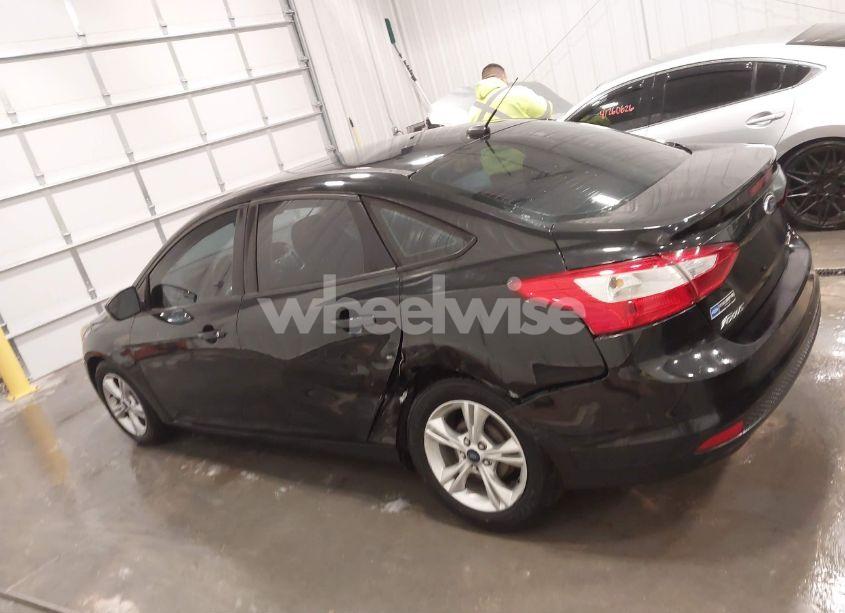 Photo 14 of 2014 Ford Focus SE (VIN 1FADP3F21EL254402)