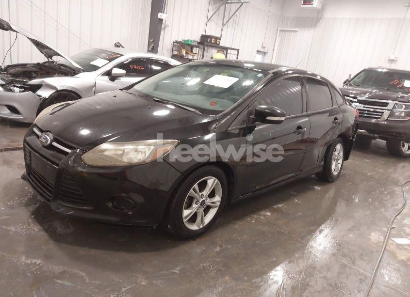 Photo 2 of 2014 Ford Focus SE (VIN 1FADP3F21EL254402)