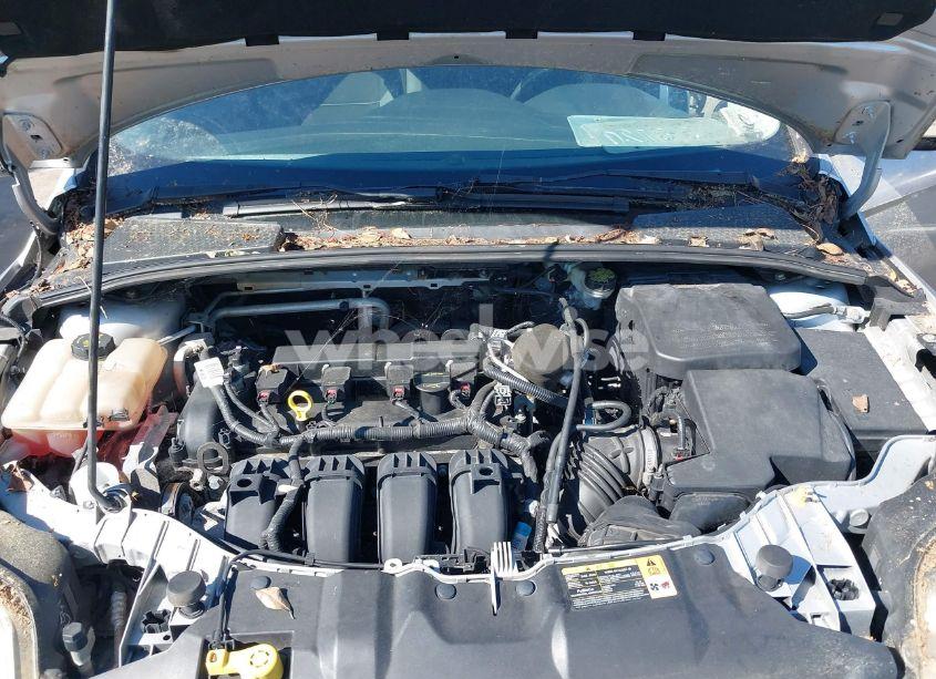 Photo 10 of 2014 Ford Focus SE (VIN 1FADP3F21EL258188)