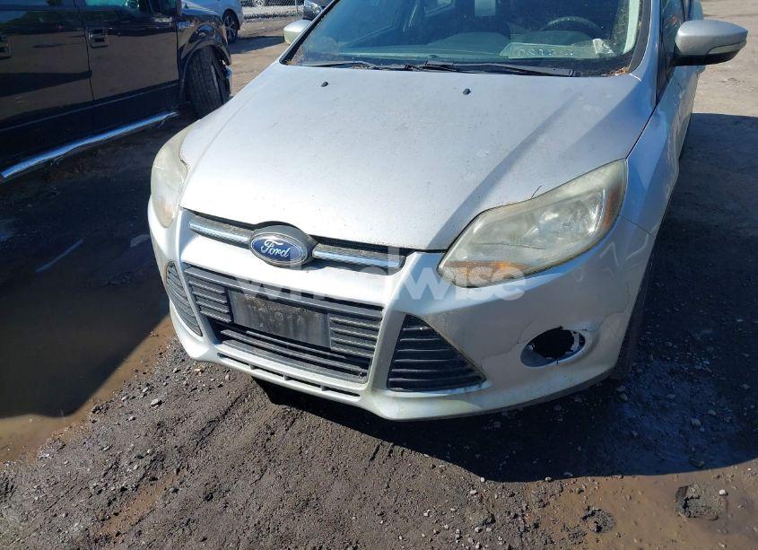 Photo 6 of 2014 Ford Focus SE (VIN 1FADP3F21EL258188)