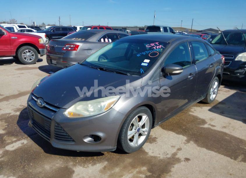 Photo 2 of 2014 Ford Focus SE (VIN 1FADP3F21EL263973)