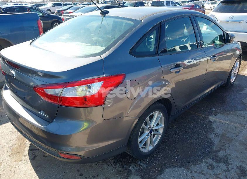Photo 4 of 2014 Ford Focus SE (VIN 1FADP3F21EL263973)