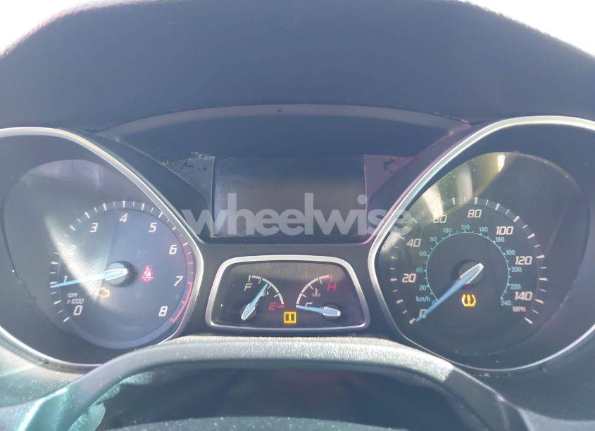 Photo 7 of 2014 Ford Focus SE (VIN 1FADP3F21EL263973)