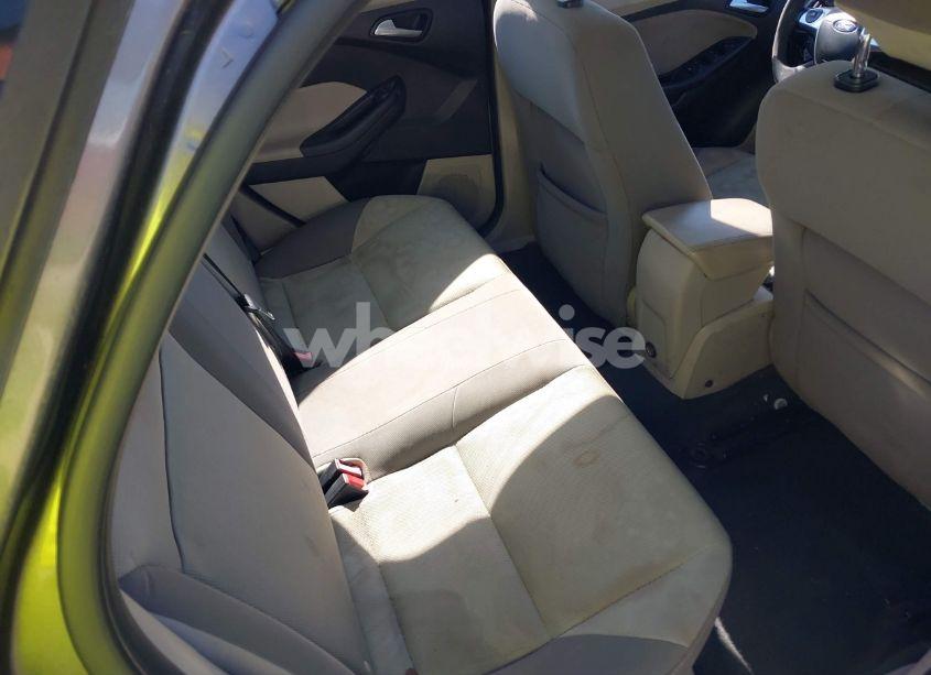 Photo 8 of 2014 Ford Focus SE (VIN 1FADP3F21EL263973)