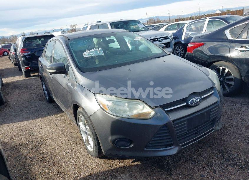 2014 Ford Focus SE (VIN 1FADP3F21EL286881) main photo