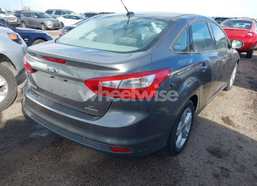 Photo 4 of 2014 Ford Focus SE (VIN 1FADP3F21EL286881)