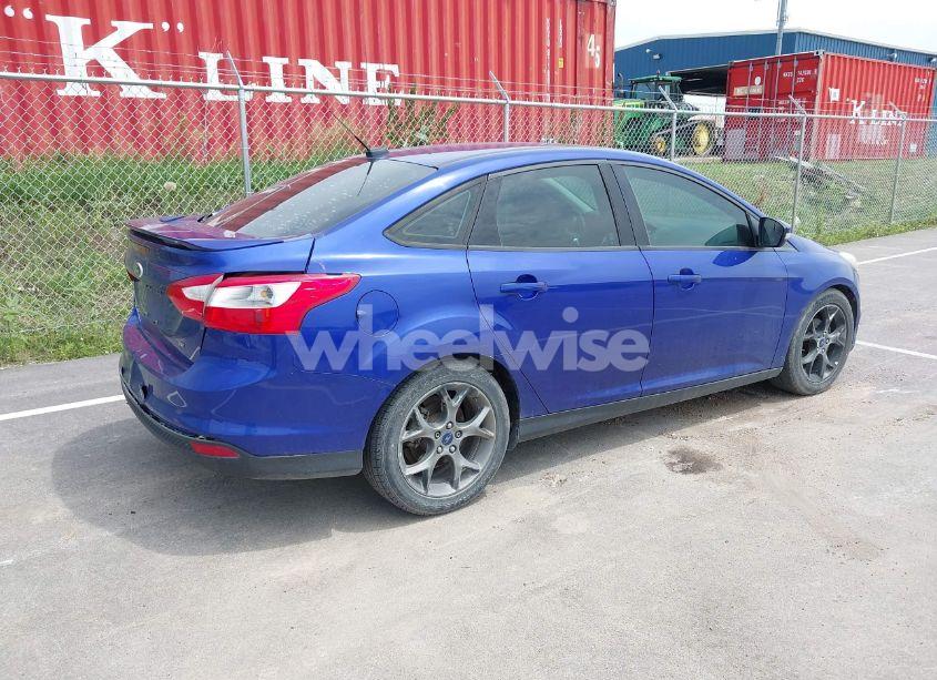 Photo 4 of 2014 Ford Focus SE (VIN 1FADP3F21EL307213)