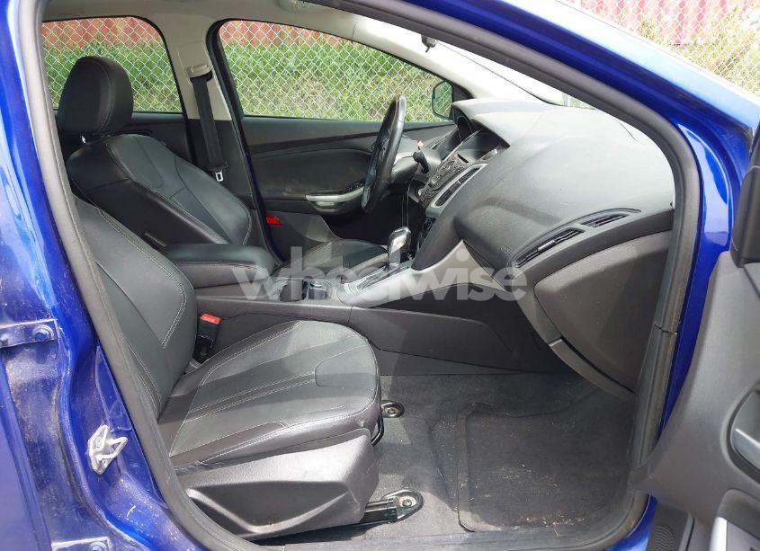 Photo 5 of 2014 Ford Focus SE (VIN 1FADP3F21EL307213)