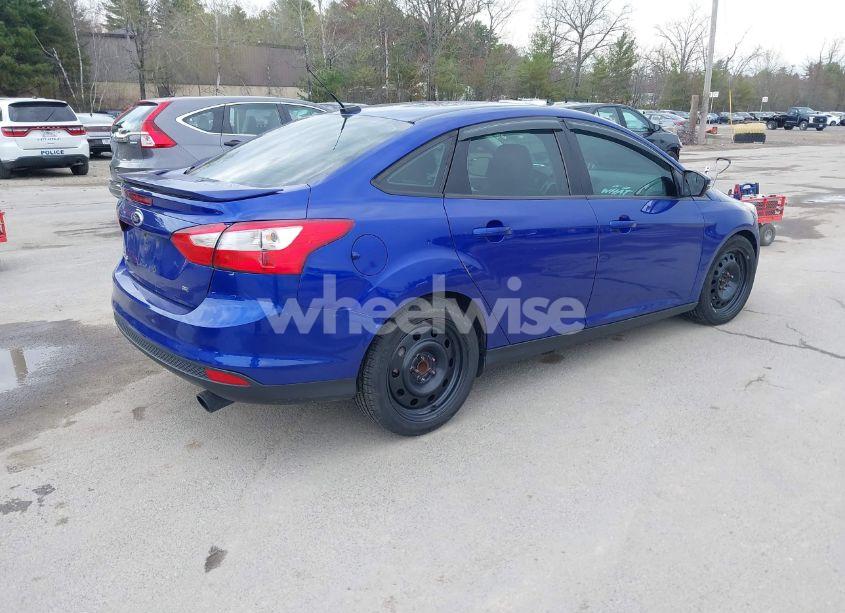 Photo 4 of 2014 Ford Focus SE (VIN 1FADP3F21EL314534)