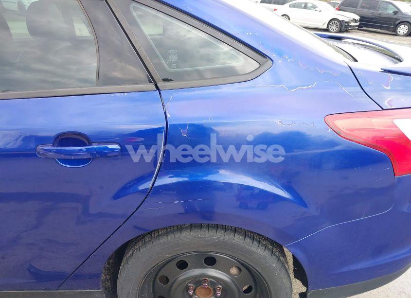 Photo 6 of 2014 Ford Focus SE (VIN 1FADP3F21EL314534)