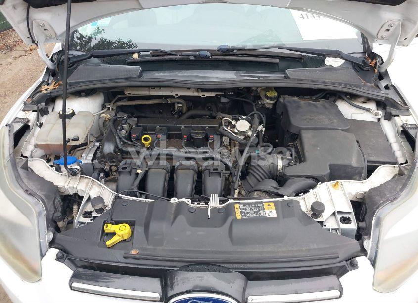 Photo 10 of 2014 Ford Focus SE (VIN 1FADP3F21EL316820)