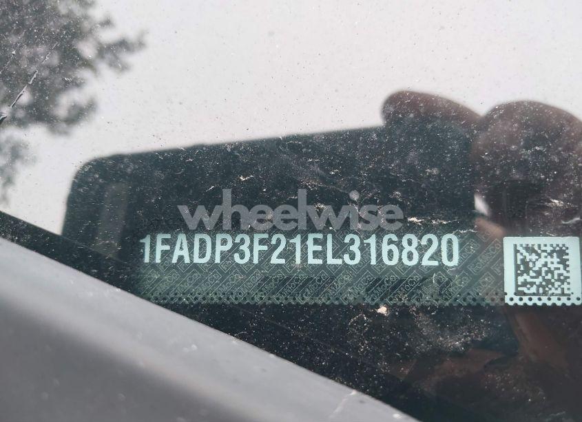 Photo 9 of 2014 Ford Focus SE (VIN 1FADP3F21EL316820)