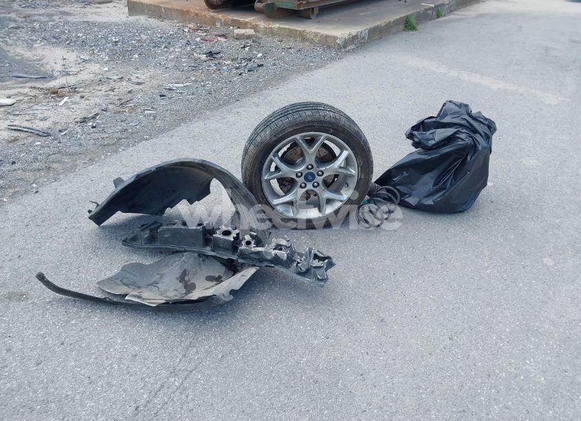 Photo 12 of 2014 Ford Focus SE (VIN 1FADP3F21EL325064)