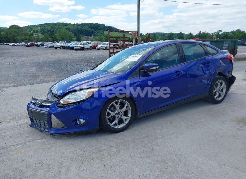 Photo 2 of 2014 Ford Focus SE (VIN 1FADP3F21EL325064)