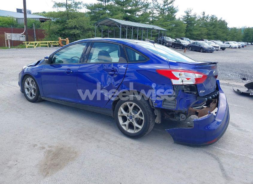Photo 3 of 2014 Ford Focus SE (VIN 1FADP3F21EL325064)