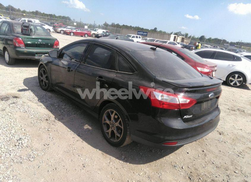 Photo 3 of 2014 Ford Focus SE (VIN 1FADP3F21EL327316)