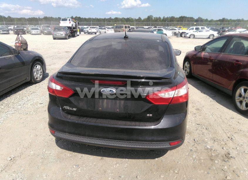 Photo 6 of 2014 Ford Focus SE (VIN 1FADP3F21EL327316)