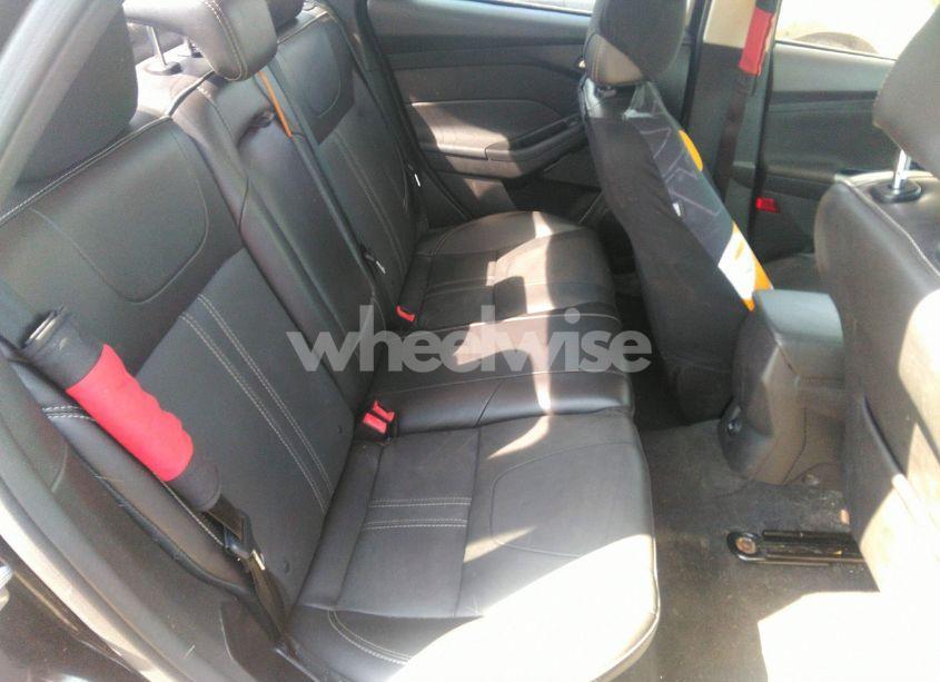 Photo 8 of 2014 Ford Focus SE (VIN 1FADP3F21EL327316)