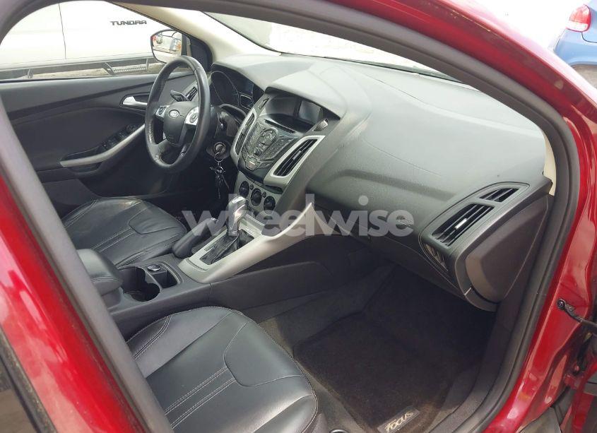 Photo 5 of 2014 Ford Focus SE (VIN 1FADP3F21EL330751)