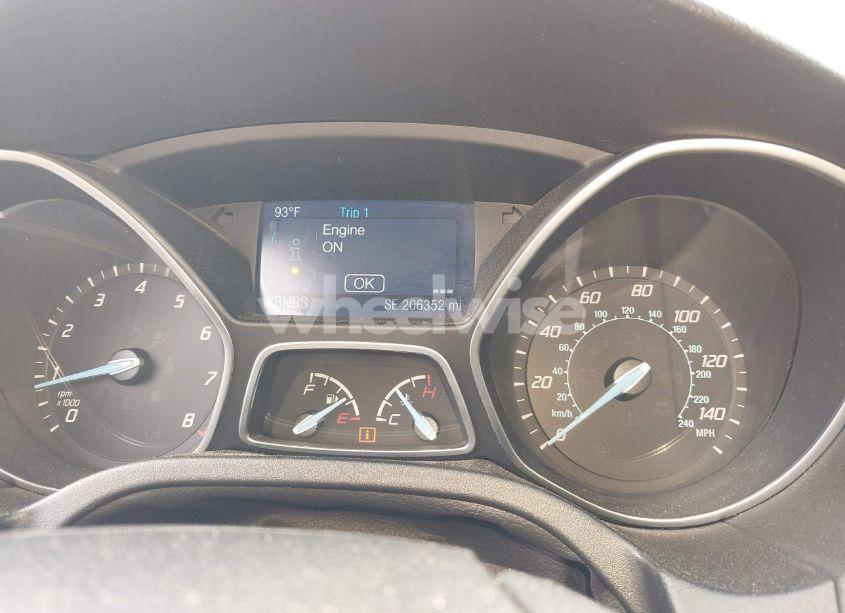Photo 6 of 2014 Ford Focus SE (VIN 1FADP3F21EL330751)