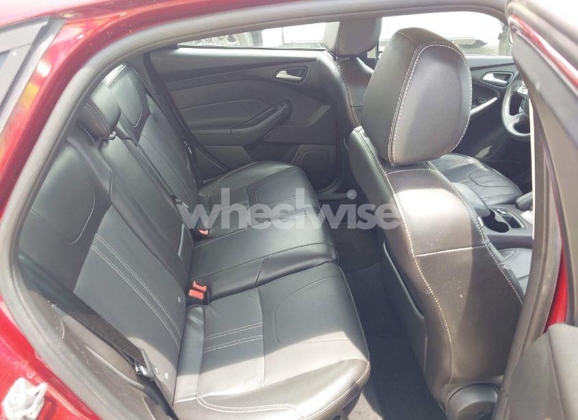 Photo 7 of 2014 Ford Focus SE (VIN 1FADP3F21EL330751)