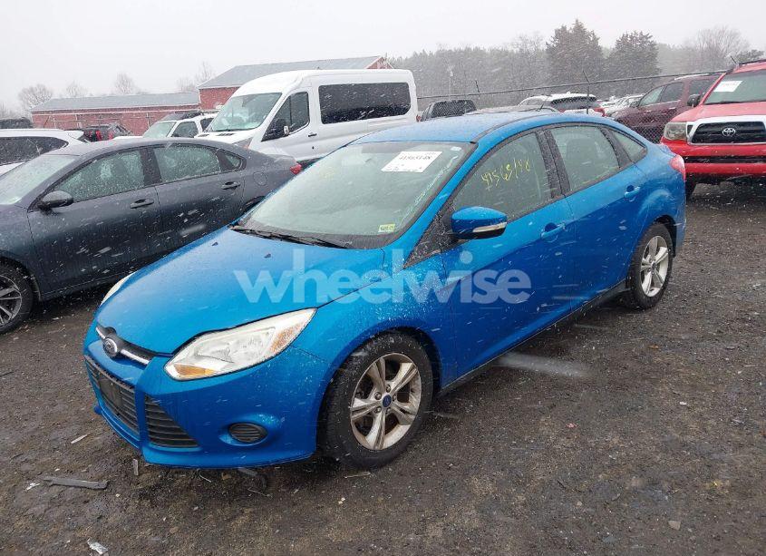 Photo 2 of 2014 Ford Focus SE (VIN 1FADP3F21EL339403)