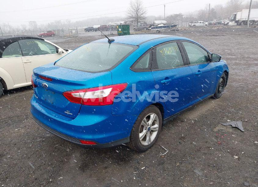 Photo 4 of 2014 Ford Focus SE (VIN 1FADP3F21EL339403)