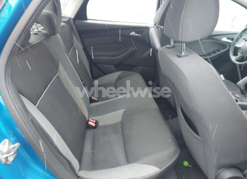 Photo 8 of 2014 Ford Focus SE (VIN 1FADP3F21EL339403)