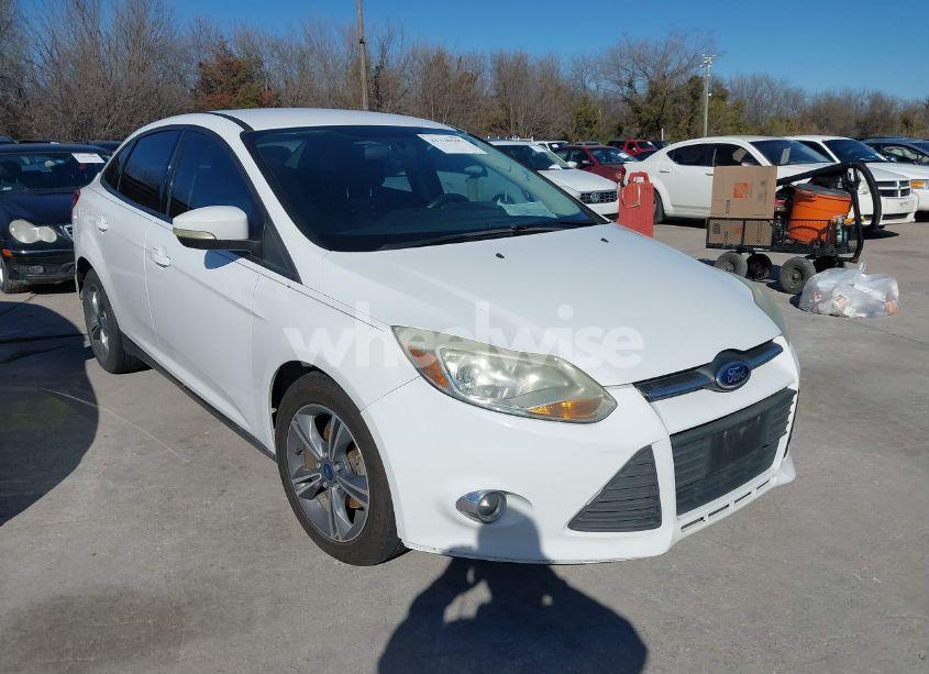 2014 Ford Focus SE (VIN 1FADP3F21EL340454) main photo