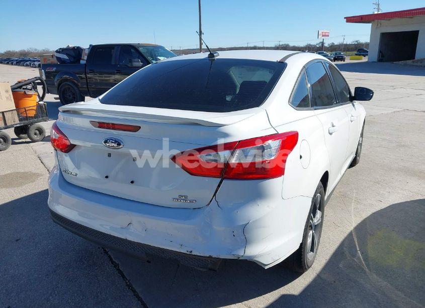Photo 6 of 2014 Ford Focus SE (VIN 1FADP3F21EL340454)
