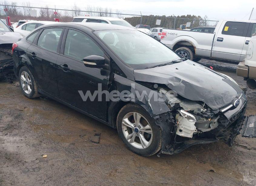 2014 Ford Focus SE (VIN 1FADP3F21EL344388) main photo