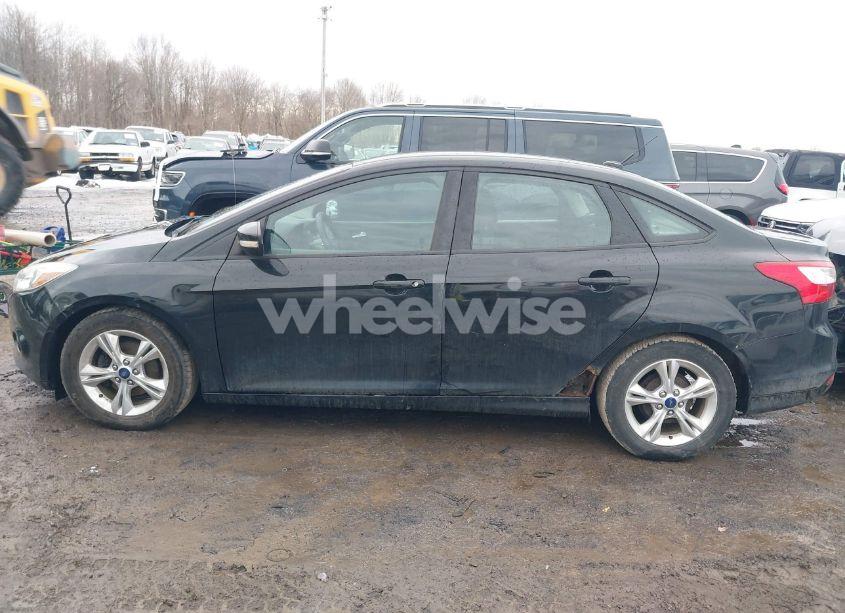 Photo 15 of 2014 Ford Focus SE (VIN 1FADP3F21EL344388)