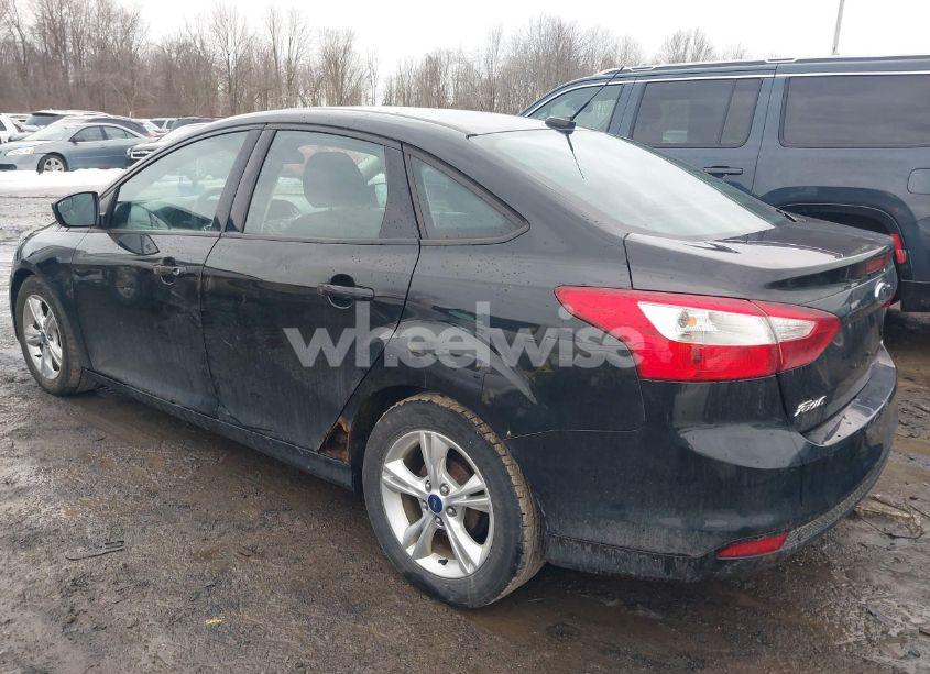 Photo 3 of 2014 Ford Focus SE (VIN 1FADP3F21EL344388)