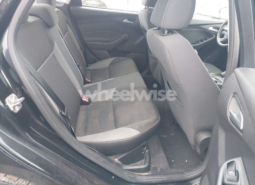 Photo 8 of 2014 Ford Focus SE (VIN 1FADP3F21EL344388)