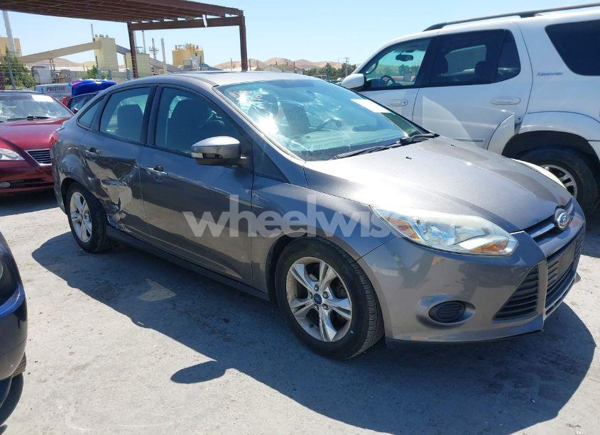 2014 Ford Focus SE (VIN 1FADP3F21EL350420) main photo