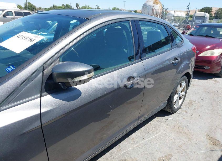 Photo 14 of 2014 Ford Focus SE (VIN 1FADP3F21EL350420)