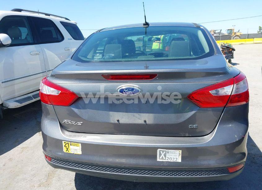 Photo 16 of 2014 Ford Focus SE (VIN 1FADP3F21EL350420)