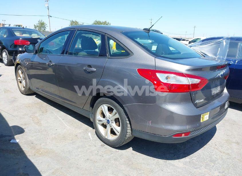 Photo 3 of 2014 Ford Focus SE (VIN 1FADP3F21EL350420)