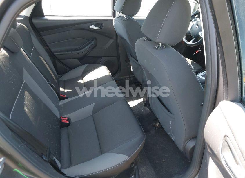 Photo 8 of 2014 Ford Focus SE (VIN 1FADP3F21EL350420)