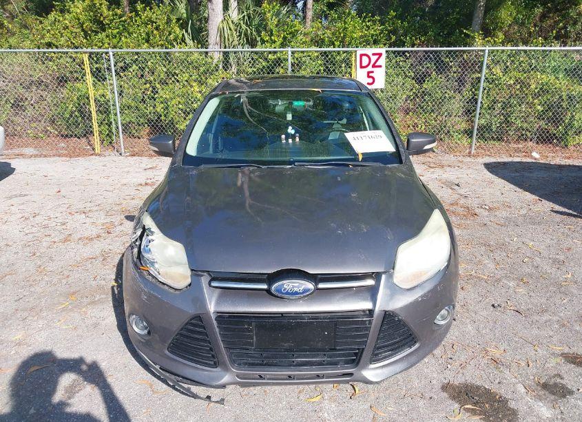 Photo 12 of 2014 Ford Focus SE (VIN 1FADP3F21EL359747)