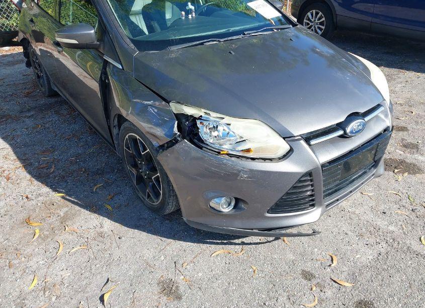 Photo 6 of 2014 Ford Focus SE (VIN 1FADP3F21EL359747)