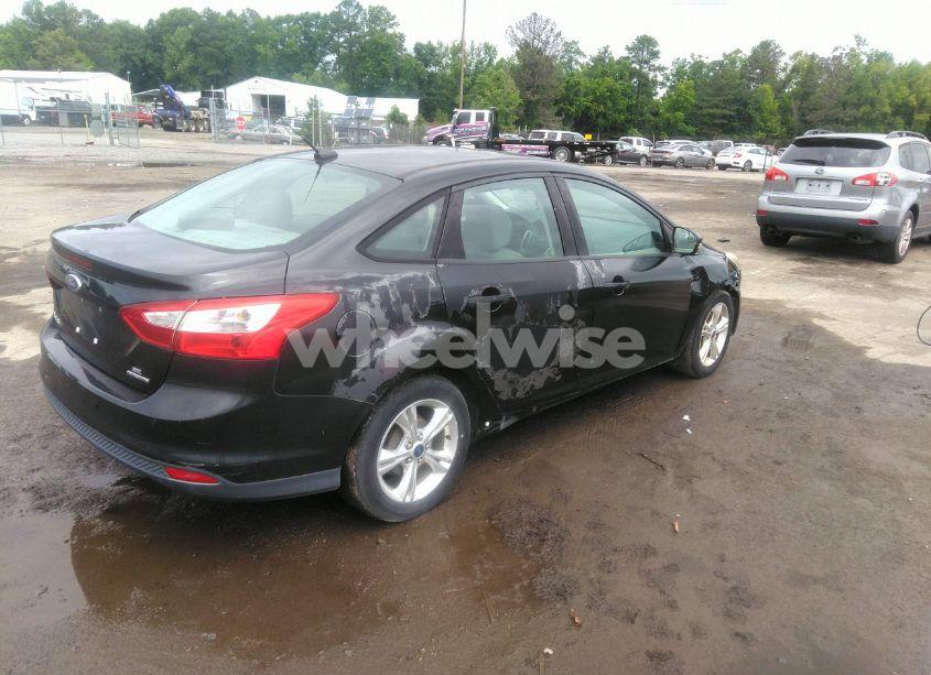 Photo 4 of 2014 Ford Focus SE (VIN 1FADP3F21EL359750)