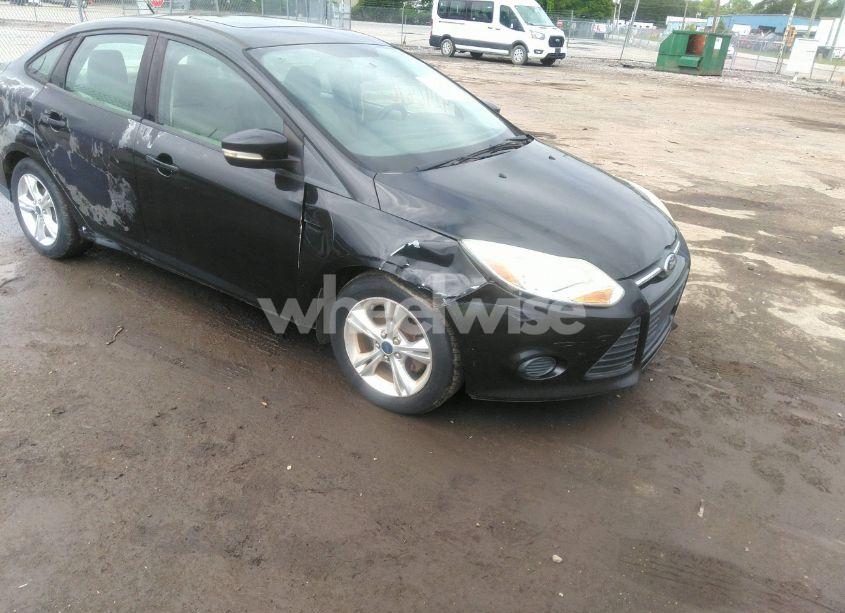 Photo 6 of 2014 Ford Focus SE (VIN 1FADP3F21EL359750)