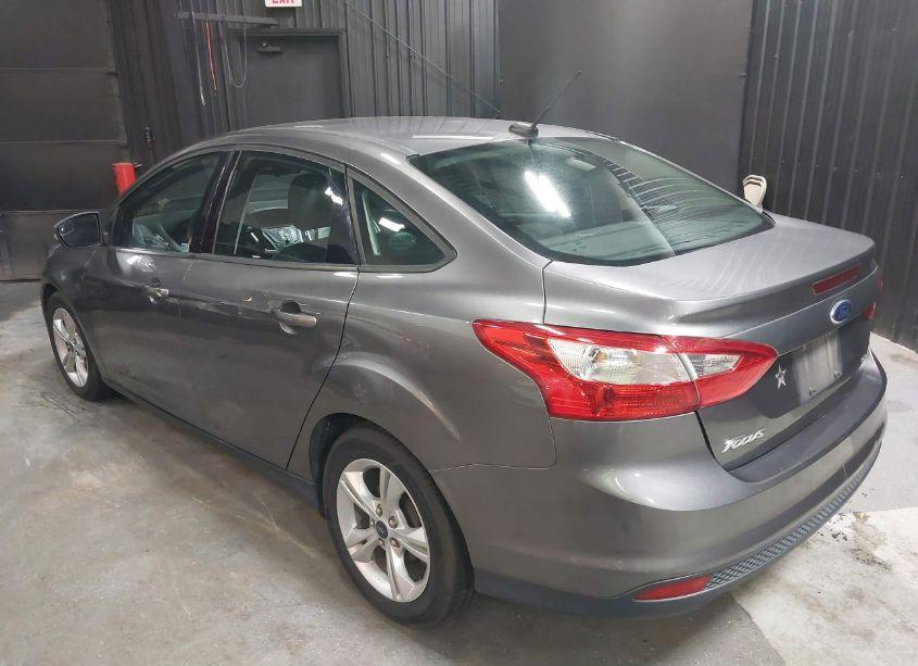 Photo 3 of 2014 Ford Focus SE (VIN 1FADP3F21EL382784)